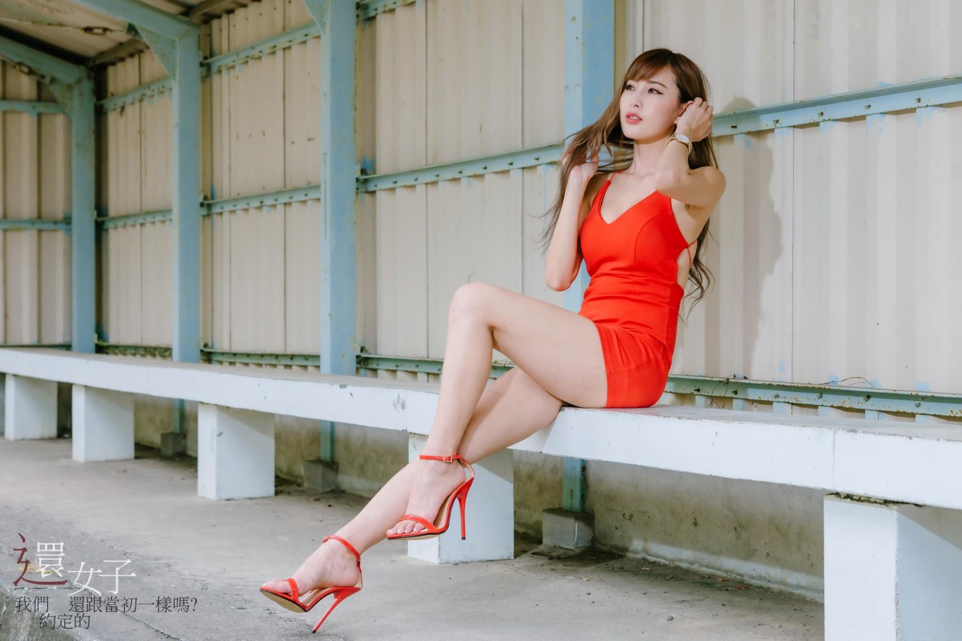 [街拍丝足] 047-台湾腿模艾比 紅連衣短裙 高跟美腿外拍[116P]插图
