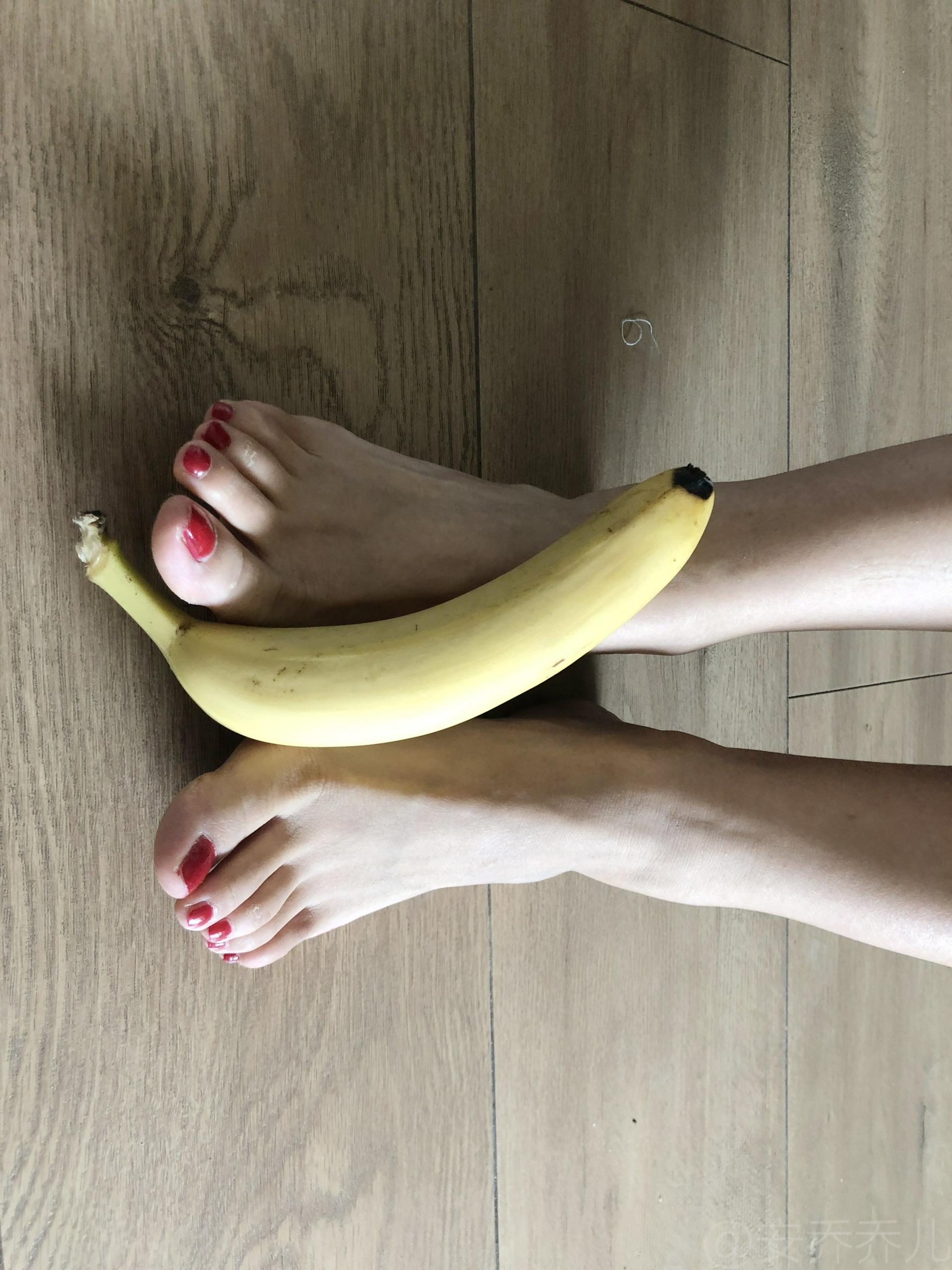 安乔乔第09期：踩香蕉[135P]插图